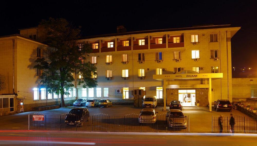 Отель Балкан Габрово Экстерьер фото